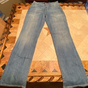 Levi’s women’s bold curve classic straight leg